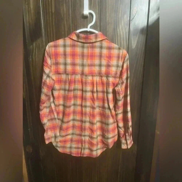 beachlunchlounge Plaid Flannel Button Down Shirt - Picture 4 of 10